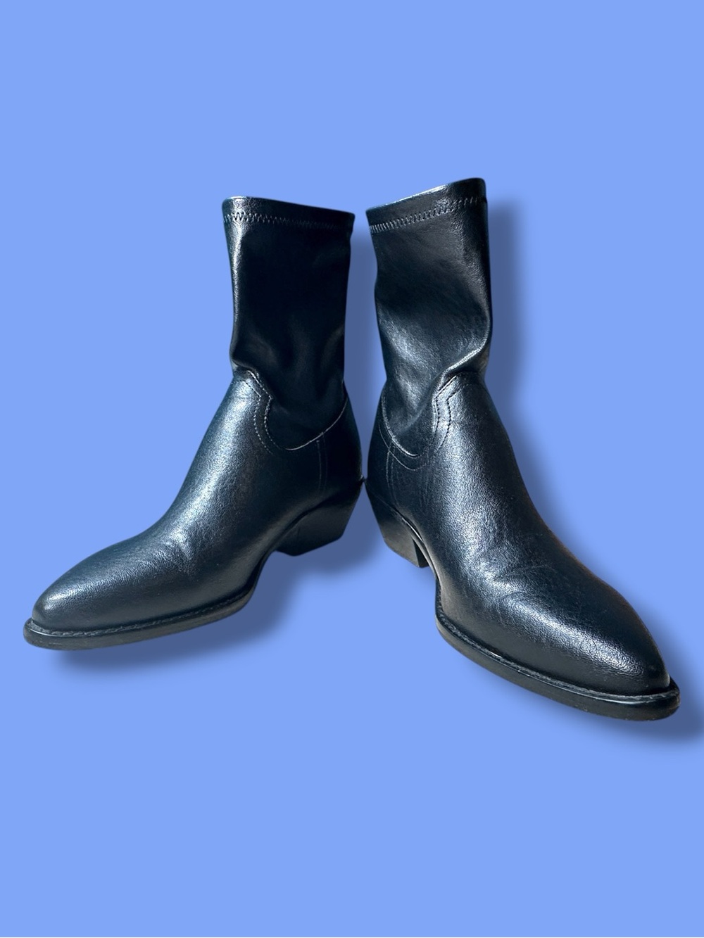EUC DKNY Women's Raelani Faux Leather Pointed Toe Ankle Boots SIZE 8 - Picture 2 of 15